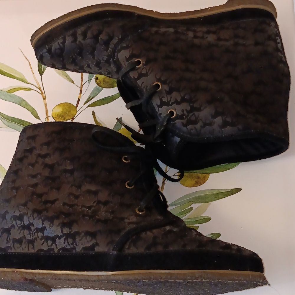 80 % 20  Anthropologie Hidden Wedge Embossed Booties - Picture 3 of 13